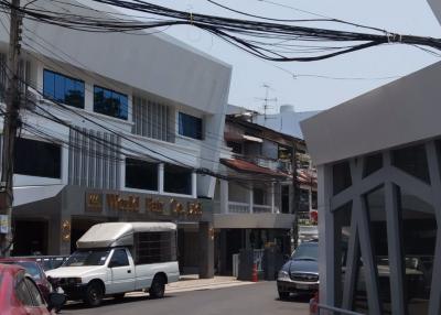 4 bed House Khlongchan Sub District H020439