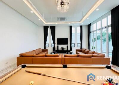 Huge Modern Pool Villa right in between Jomtien & the City Center for Rent & for Sale!