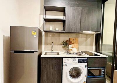 1 Bedroom 1 Bathroom 30 SQ.M XT Huaykwang