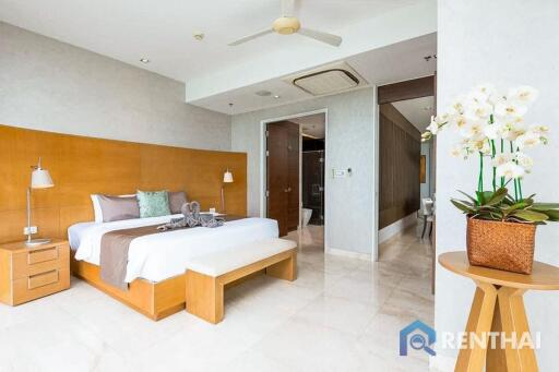 Beachfront Penthouse in Wongamat with Private Beach Access for Sale!