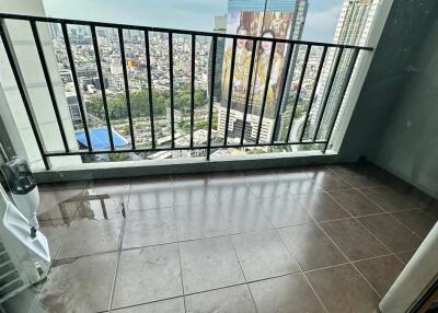 2-Bedroom Condo Rama 9 Well-Maintained