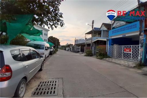 Townhouse for sale 2 bedrooms 2 bathrooms in Nong Prue