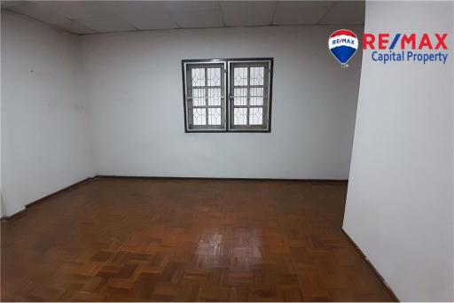 Townhouse for sale 2 bedrooms 2 bathrooms in Nong Prue