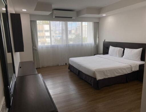 Fully Equipped 2 Bedroom Serviced Apartment in Thonglor