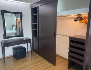 Fully Equipped 2 Bedroom Serviced Apartment in Thonglor