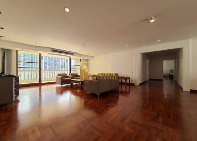 Expansive 3 Bedroom Apartment in Phrom Phong