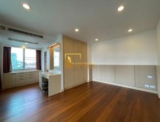 Expansive 3 Bedroom Pet Friendly Apartment in Phrom Phong