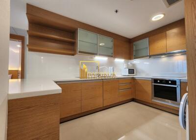 Well Maintained 2 Bedroom Apartment For Rent in Thonglor
