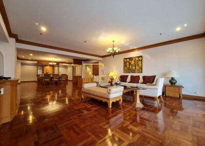 3 Bed Apartment in Phrom Phong