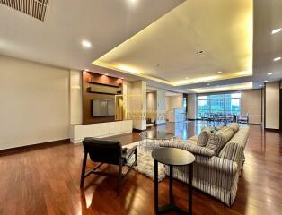 Remarkable 2 Bedroom Apartment in Sathorn