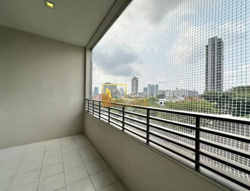 Remarkable 2 Bedroom Apartment in Sathorn