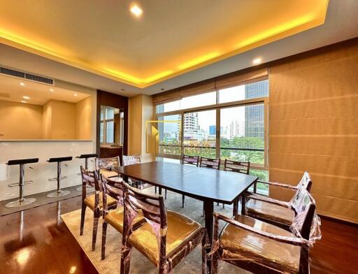 Remarkable 2 Bedroom Apartment in Sathorn