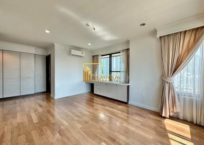 4 Bedroom Apartment in Asoke