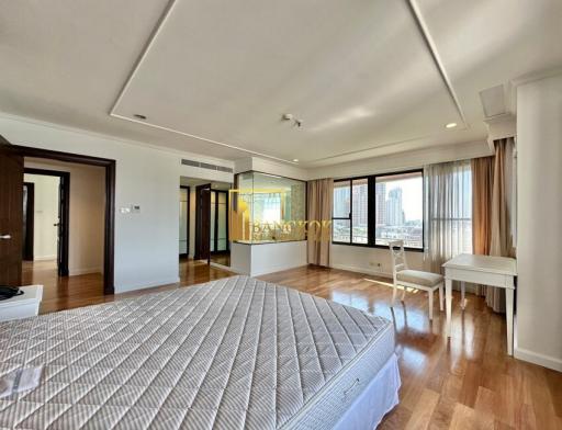 4 Bedroom Apartment in Asoke