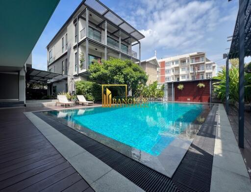 2 Bedroom Apartment in Phloenchit