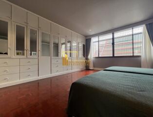 2 Bedroom Apartment in Phloenchit