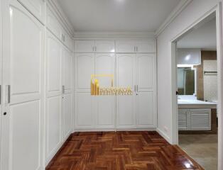 4 Bedroom Apartment in Asoke