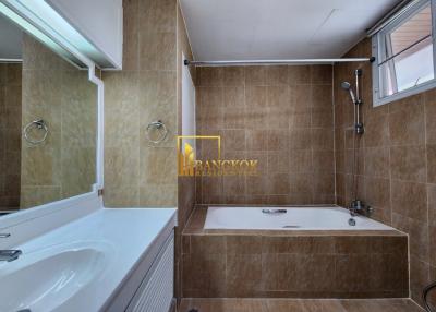 4 Bedroom Apartment in Asoke