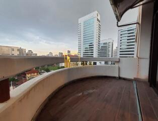 4 Bedroom Penthouse Apartment in Asoke