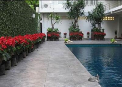 2 Bedroom Apartment in Silom