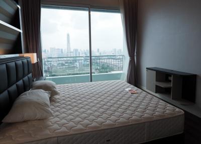 Circle Condominium  3 Bed Condo For Rent Near MRT
