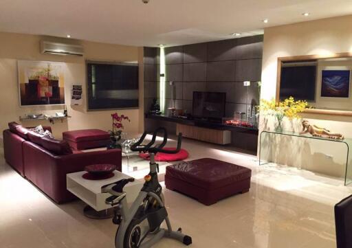 Pearl Garden  3 Bedroom Condo For Rent in Sathorn