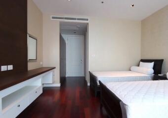 Athenee Residence  3 Bed Condo For Rent in Phloenchit