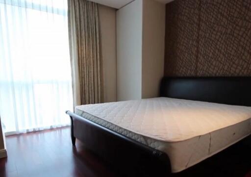 Athenee Residence  3 Bed Condo For Rent in Phloenchit