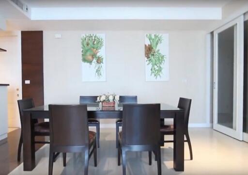 Athenee Residence  3 Bed Condo For Rent in Phloenchit