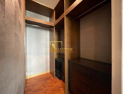 Le Luk Sky Walk  Bright 2 Bedroom Property For Rent in Phra Khanong