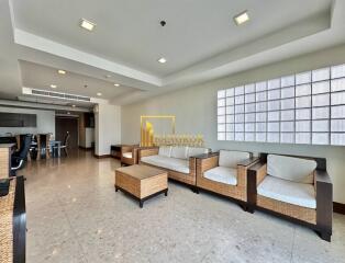 Nusasiri Grand Condo  Spacious 2 Bed Condo Near Ekkamai BTS