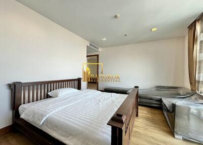 Nusasiri Grand Condo  Spacious 2 Bed Condo Near Ekkamai BTS