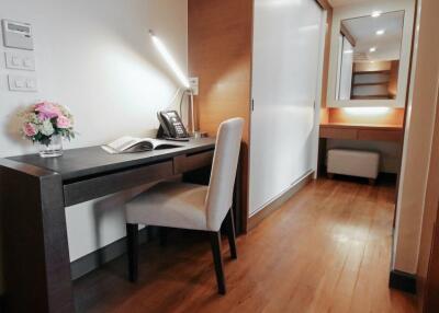 2 Bedroom Serviced Apartment in Phloenchit