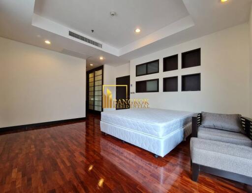 Beautiful 3 Bedroom Apartment in Asoke