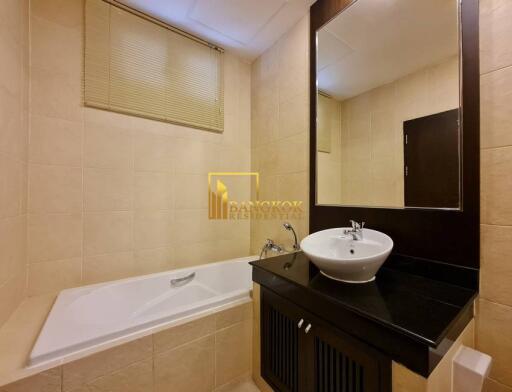 Beautiful 3 Bedroom Apartment in Asoke