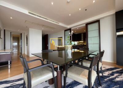 Luxurious 2 Bedroom Serviced Apartment in Phrom Phong