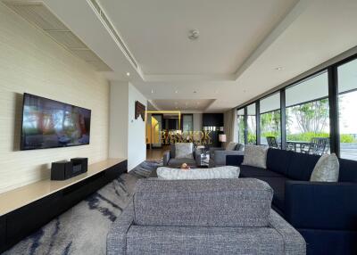 Luxurious 2 Bedroom Serviced Apartment in Phrom Phong