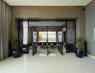 Super Luxury 3 Bedroom Serviced Apartment in Phrom Phong