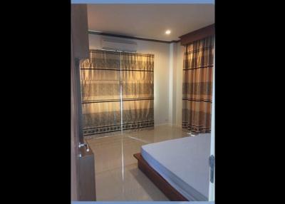 6 Bed Detached House For Rent in Phra Khanong BR7767SH