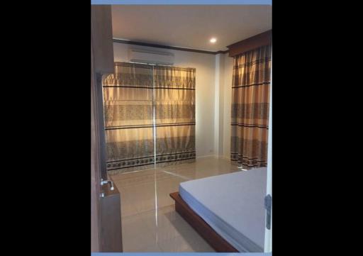 6 Bed Detached House For Rent in Phra Khanong BR7767SH