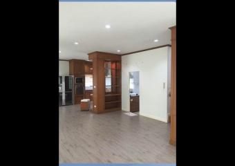 6 Bed Detached House For Rent in Phra Khanong BR7767SH