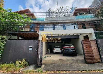 Green Resort  Large 3 Bedroom Property Suitable For Spa in Thonglor