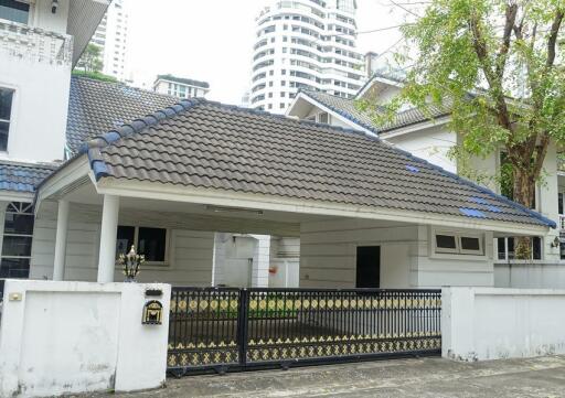 Spacious 4 Bedroom House For Rent in Thonglor