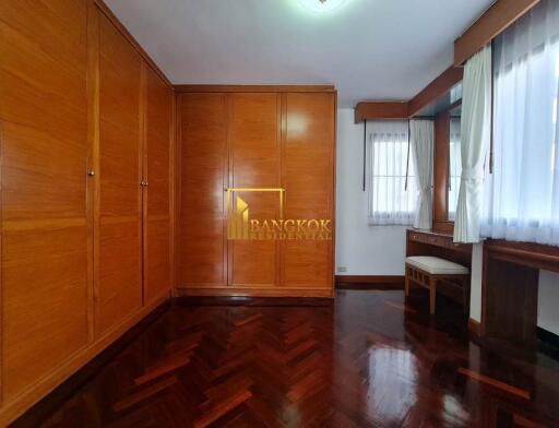 Huge 2 Bedroom Apartment in Sukhumvit Soi 3