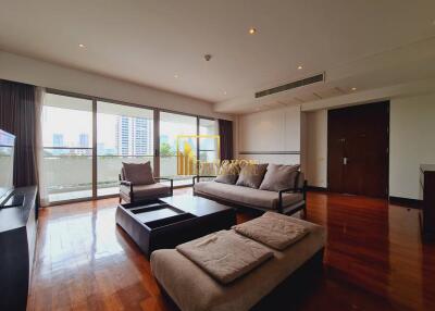 Spacious 3 Bedroom Apartment in Phloenchit