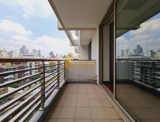 Spacious 3 Bedroom Apartment in Phloenchit