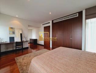 Spacious 3 Bedroom Apartment in Phloenchit