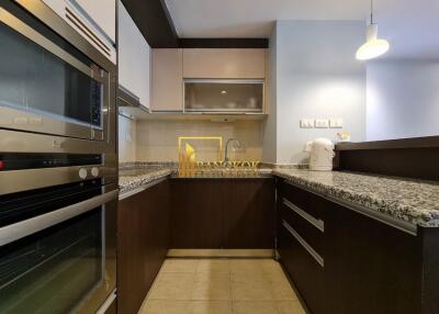 Generous Sized 2 Bedroom Apartment in Sukhumvit 4