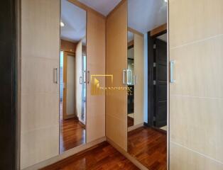 Generous Sized 2 Bedroom Apartment in Sukhumvit 4