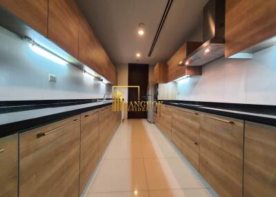 Modern Luxury 3 Bedroom Apartment in Thonglor